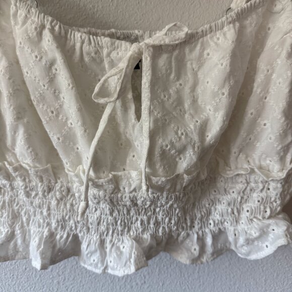 Wild Fable White Eyelet Crop Top Size L - Picture 3 of 7